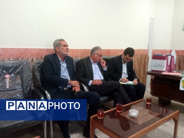 بازدید مدیر اداره ناحیه یک از دبیرستان گلشن آزادی