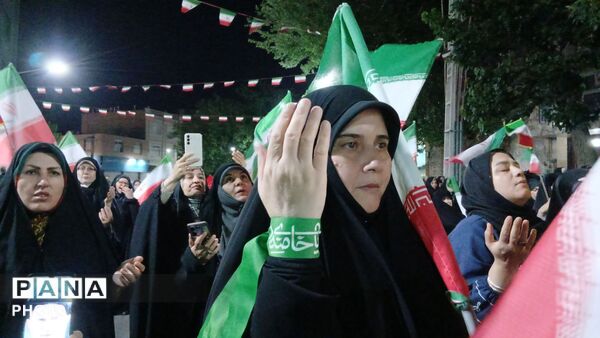 صدمین شب پایداری و ایستادگی مردم پای ایران اسلامی 