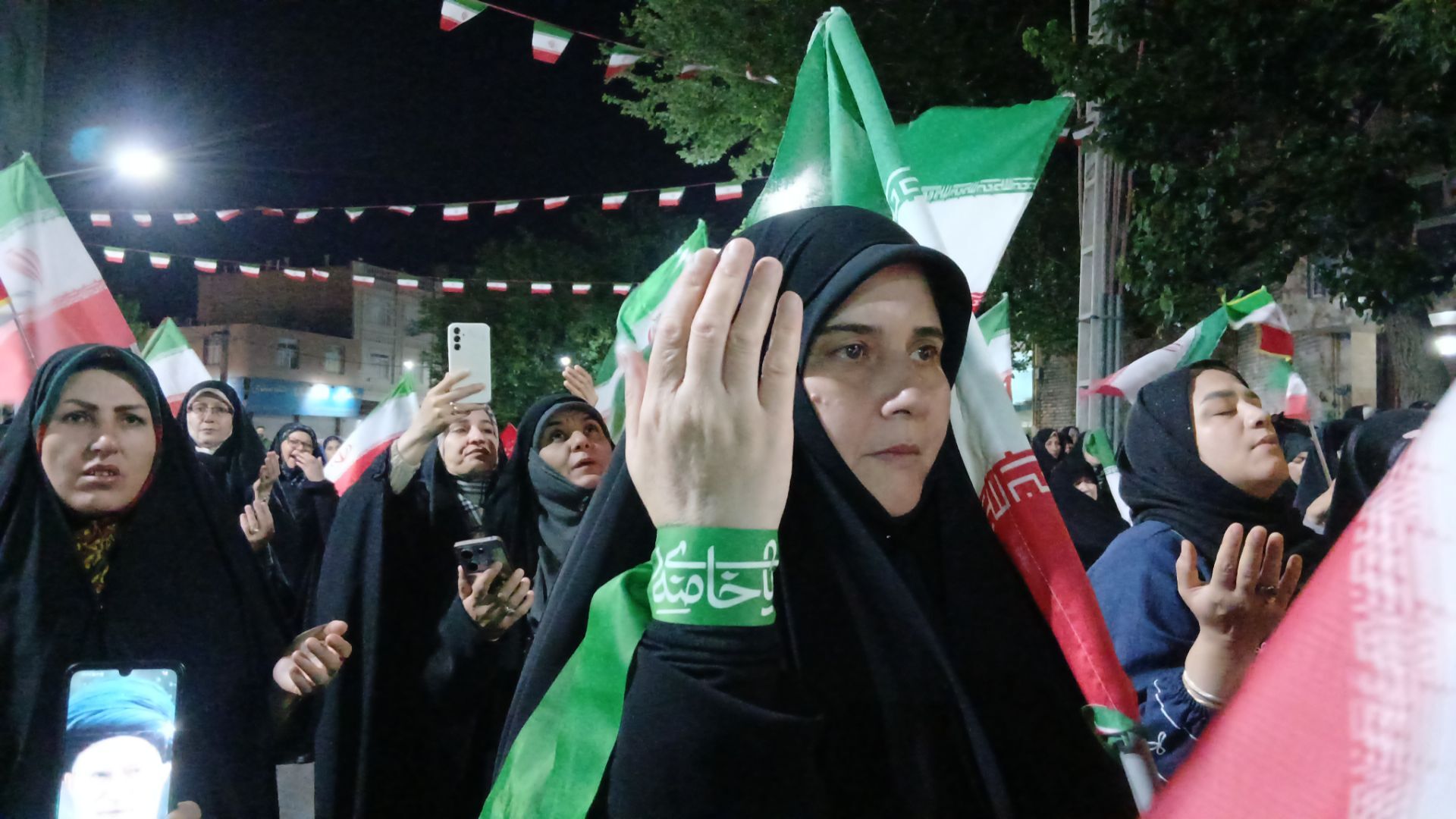 صدمین شب پایداری و ایستادگی مردم پای ایران اسلامی 