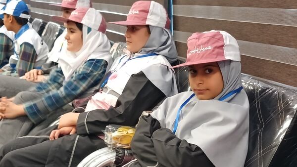 جمعی از دانش‌آموزان استان البرز به عنوان همیار پلیس انتخاب شدند