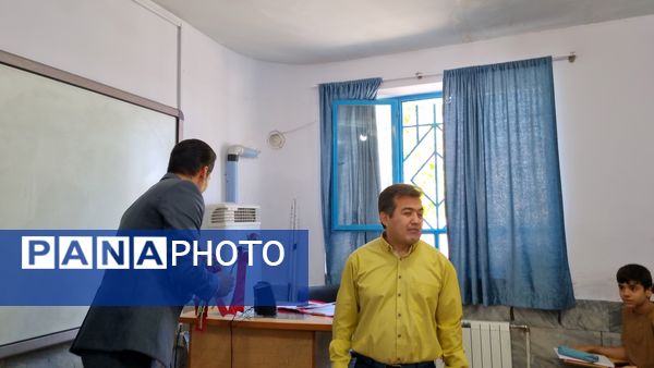 تقدیر از معلمان دبیرستان نمونه دولتی پژوهش آشخانه