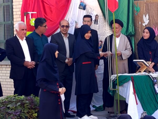 زنگ مهر در فراشبند به صدا در آمد