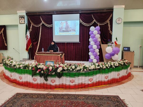 همایش گفتمان سازی الگوی سوم زن مسلمان و کنشگری جمعیت در تبریز