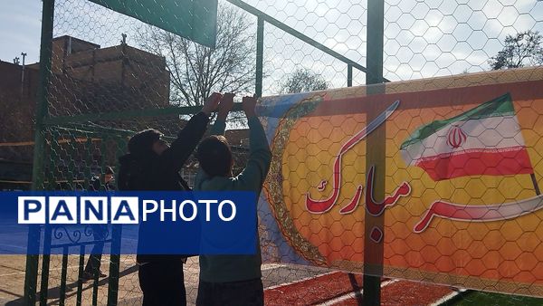 تزیین دبیرستان شاهد ابوذر غفاری نیشابور به مناسبت دهه فجر 