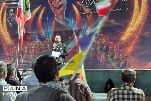  بازدید رئیس سازمان دانش‌آموزی شهرستانهای استان تهران از غرفه «با انرژی‌ها» منطقه کهریزک