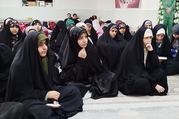 حضور پرشور نوجوانان در اعتکاف دانش‌آموزی مسجد امام سجاد(ع)