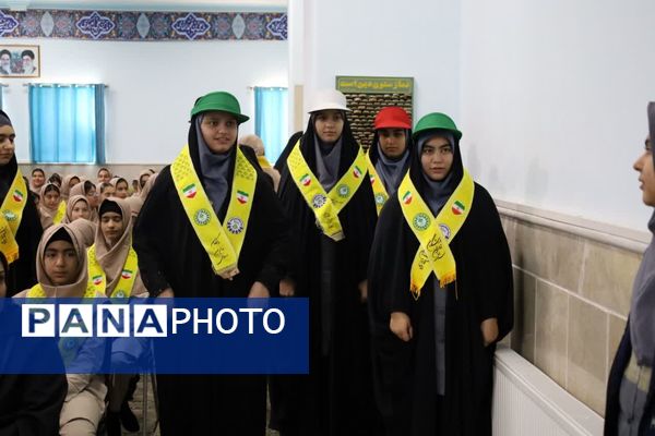 همایش «یاوران انقلاب» در مدرسه شهیدپاکنژاد ناحیه 2 یزد