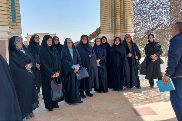 فرهنگیان ملارد به یاد شهدا در یادمان شهدای اقتدار زائر شدند