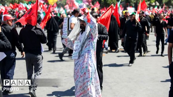 بازگشت آقای شهید ایران به خانه ی پدریشان