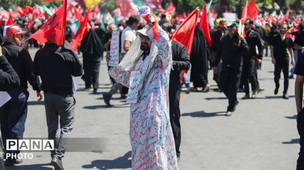 بازگشت آقای شهید ایران به خانه ی پدریشان