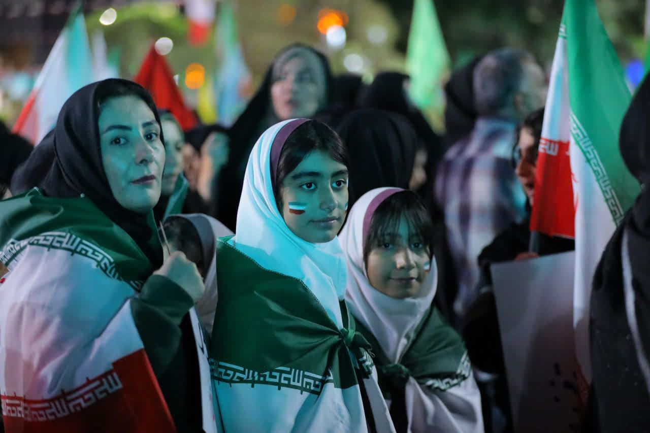 حضور حماسی مردم ساوجبلاغ در راستای تجدید بیعت با آرمان‌های انقلاب