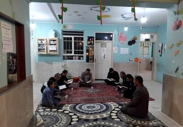 لحظه‌های ناب در کنار دوستان و دبیران برای افطاری