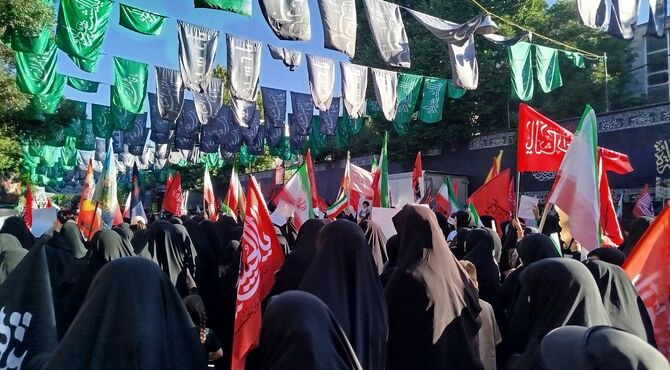 نورآباد در سوگِ خورشید؛ وداع اشک‌بار مردم با رهبر شهید