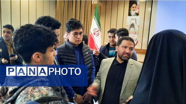 اولین نشست روسای تشکل‌های دانش‌آموزی مدارس سمپاد استان در دبیرستان فرزانگان ۲دوره دوم ناحیه۷ مشهد 