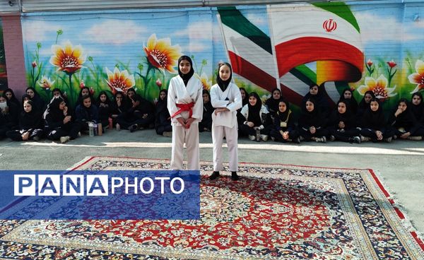 گرامیداشت هفته تربیت بدنی در دبیرستان فیاض 