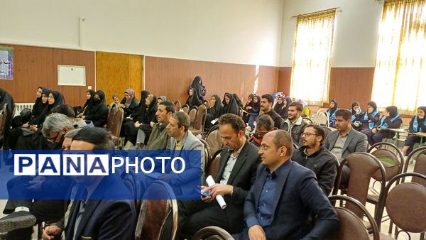 مراسم تقدیر از مربیان پرورشی شهرستان کمیجان