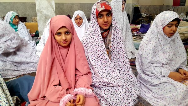 لحظات نورانی اعتکاف و نماز جماعت در مسجد امام حسن عسگری(ع)