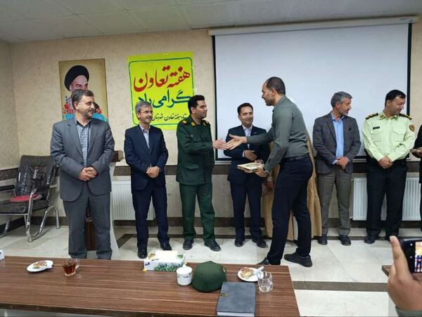 تجلیل از ۲۱ شرکت تعاونی فعال شهرستان خلیل‌آباد به مناسبت هفته تعاون