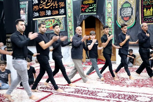 اقشار مردم شهرستان بندرخمیر به سوگ پسر فاطمه نشستند