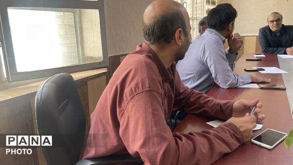 نشست هفتگی کارشناسان حوزه پرورشی تبادکان با تمرکز بر تحول در فرآیندها