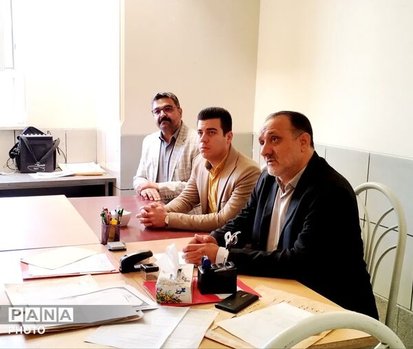 بازدید مدیر آموزش و پرورش شهرستان کلات از حوزه محل های برگزاری امتحانات نهایی 