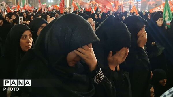 بیعت مردم با آقای شهید ایران 
