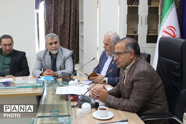 فیروزکوه؛ جلسه شورای آموزش‌و‌‌پرورش با رویکرد ارتقای کیفیت‌آموزشی
