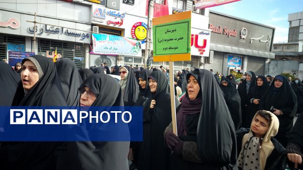 راهپیمایی 22 بهمن در مه ولات 