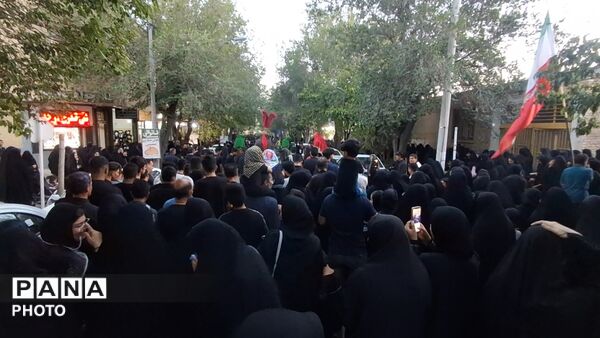 نوجوانان عاشورایی کوهپایه هم‌نوا با کاروان کربلا در «احلی من العسل»