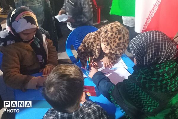 همدلی و حضور پرشور مردم و کودکان بهارستانی در راهپیمایی شبانه«جنگ رمضان»