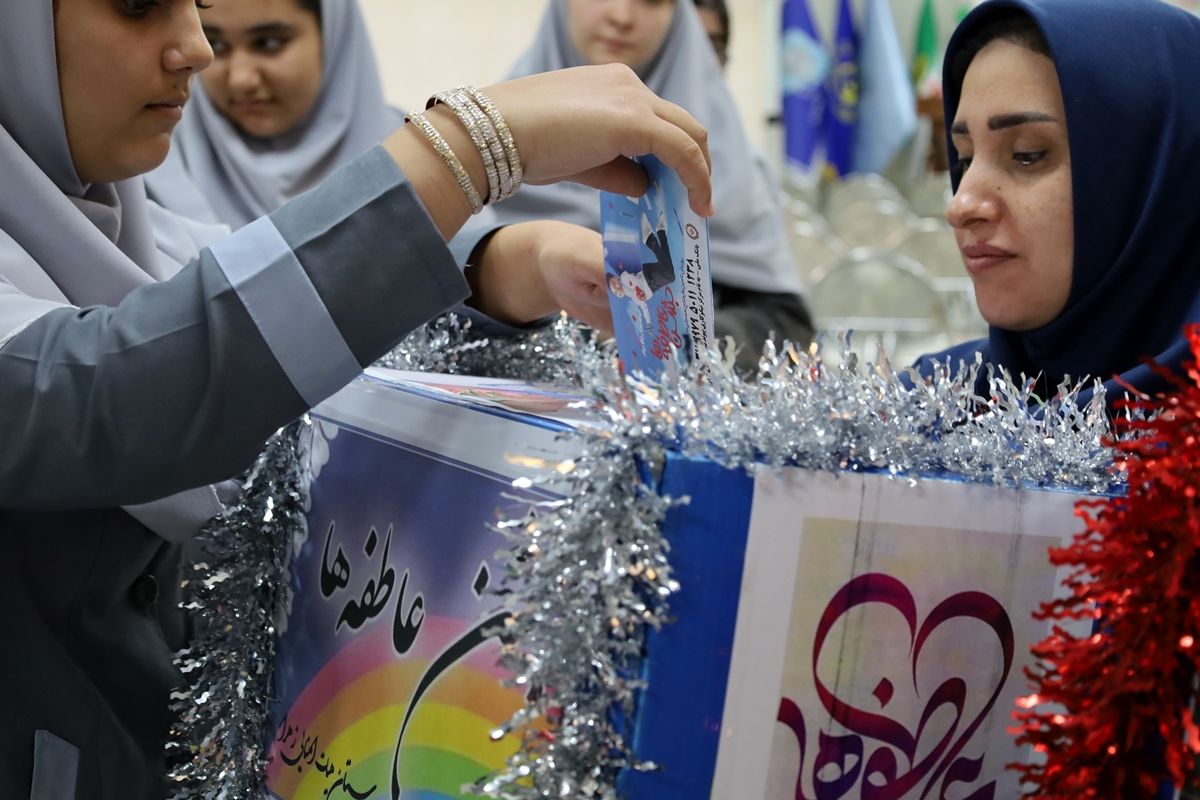 جشن عاطفه‌ها در آذربایجان غربی