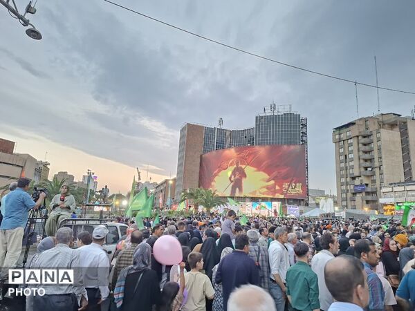 تهران در جشن بزرگ «امت احمد» به استقبال میلاد پیامبر(ص) و امام صادق (ع) رفت