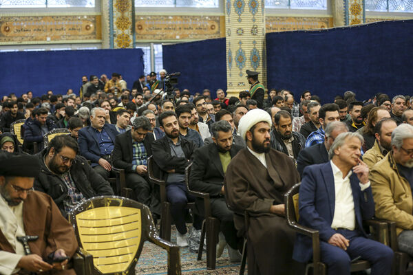 نشست صمیمی و ضیافت افطاری اصحاب رسانه و هنر در مسجد مقدس جمکران