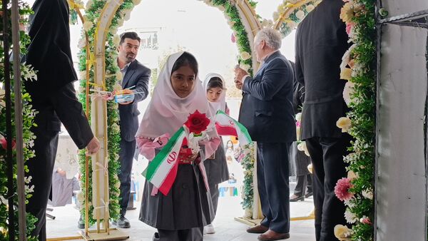 جشن شکوفه‌ها در ملکان؛ استقبال گرم از نوگلان دبستانی