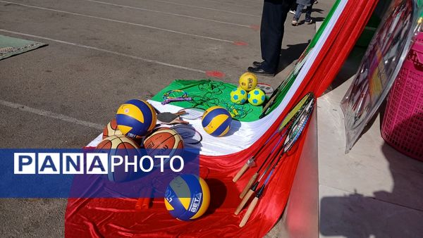  شور ورزش و لبخند در دبستان دانش و هنر نظرآباد با انتخابات انجمن‌های ورزشی 