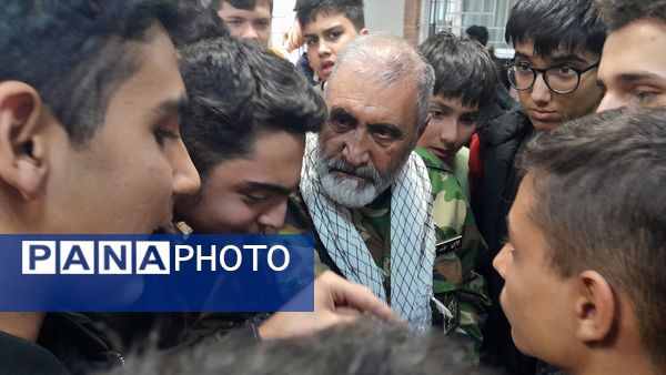 برگزاری جلسه درس آمادگی دفاعی نهم در مدرسه ابوریحان بیرونی شیفت صبح نیشابور