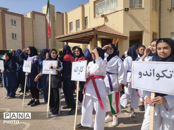 درخشش استعدادهای ورزشی دانش‌آموزان در المپیاد ورزشی دبیرستان دکتر جوادی