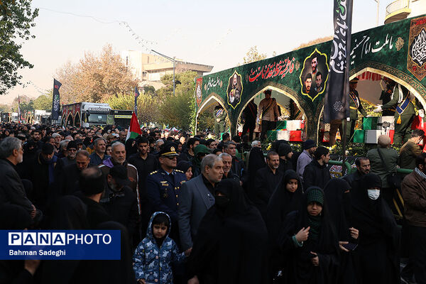 تشییع پیکرهای ۱۰۰ شهید گمنام از مقابل دانشگاه تهران