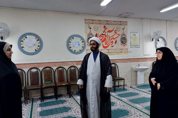 بازدید سرپرست معاونت پرورشی اداره آموزش و پرورش کهریزک از دبیرستان زنده‌یاد الهام شریعت