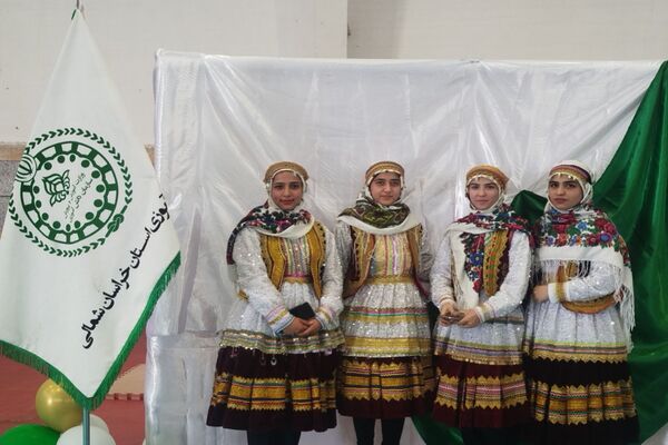 برگزاری جشن روز دختر در سالن کارگر فاروج
