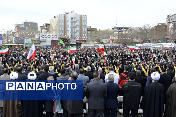 حماسه دانش‌آموزان اسلامشهر در ۲۲بهمن