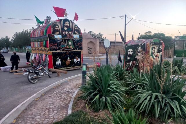 شکوهِ سوگ در پناهِ قدمگاه علی (ع)؛ نخل‌گردانی، بازخوانیِ پیوندِ عشق و ارادت