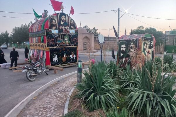 شکوهِ سوگ در پناهِ قدمگاه علی (ع)؛ نخل‌گردانی، بازخوانیِ پیوندِ عشق و ارادت
