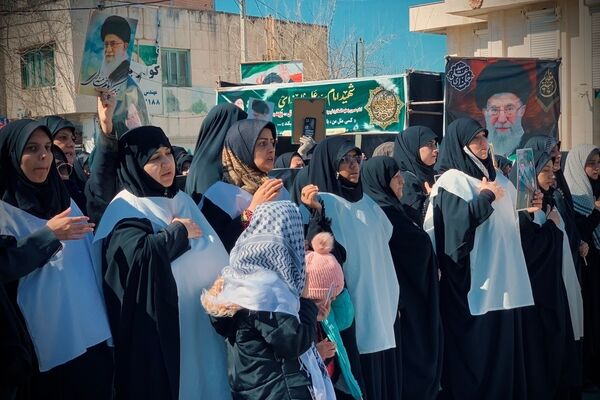 مردم گالیکش کفن پوش به میدان آمدند