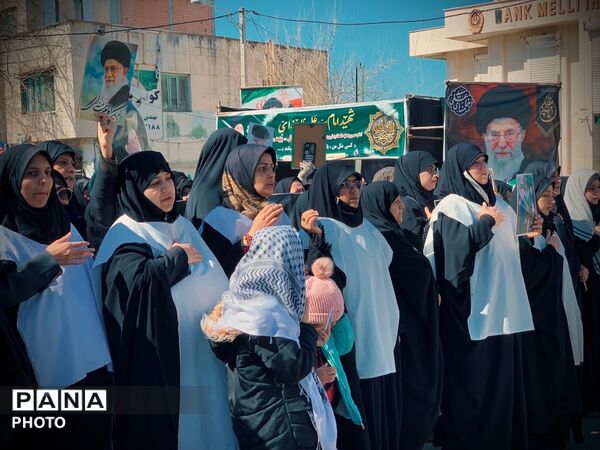 مردم گالیکش کفن پوش به میدان آمدند