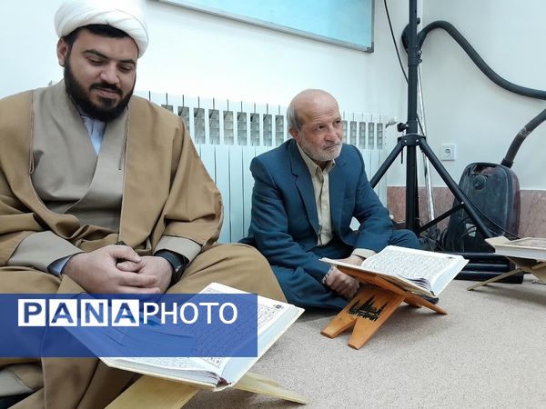 محفل انس با قرآن کریم همزمان با فرارسیدن ماه مهمانی خدا در کاشمر