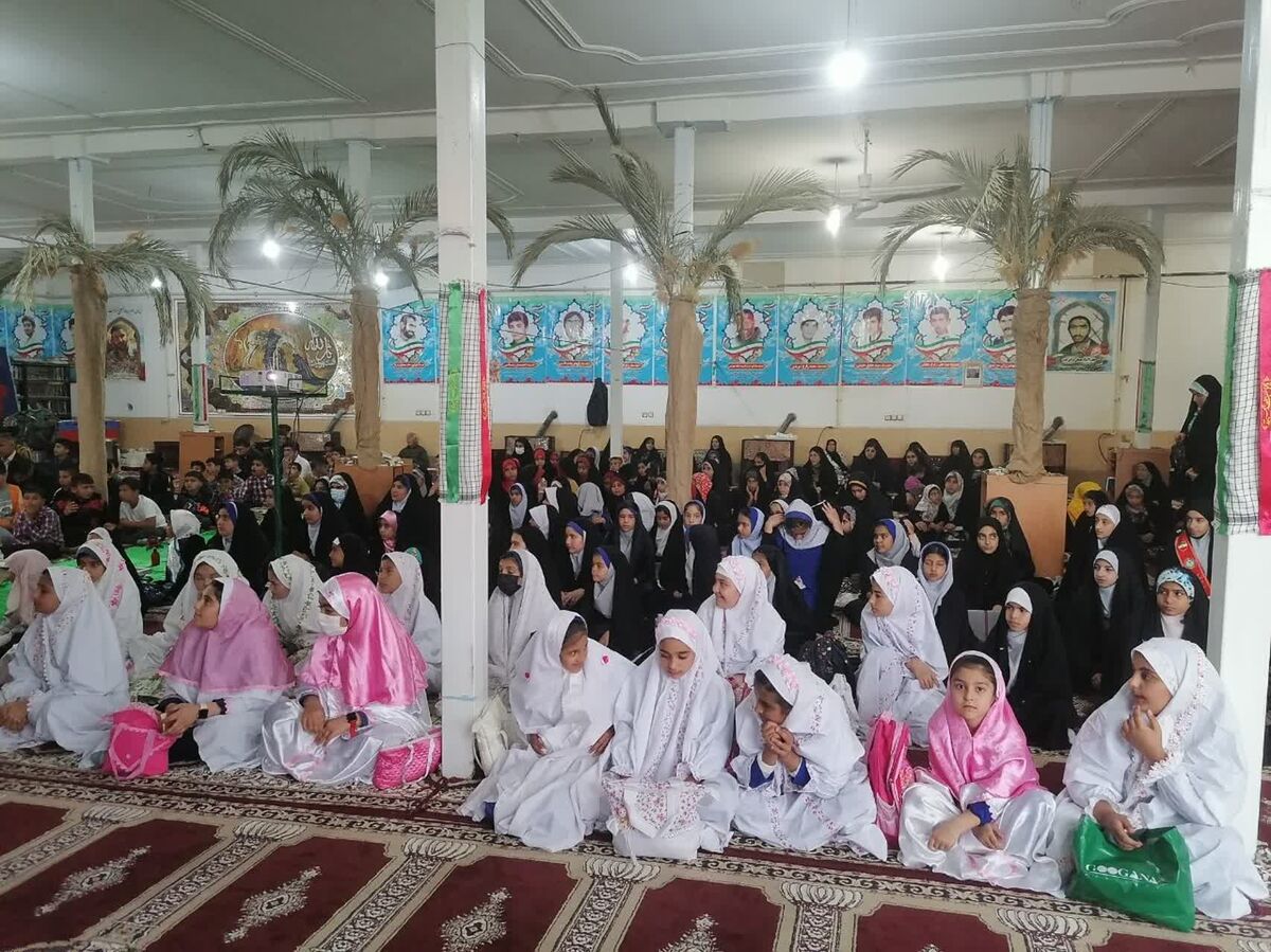 اجتماع حافظان قرآن شهرستان بیضا/ فیلم