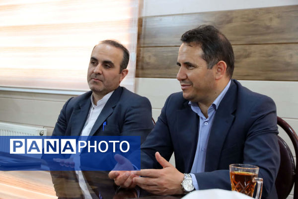 بازدید مدیر آموزش و پرورش اسلامشهر از بازارچه خیریه دبستان شاهد فاطمه زهرا(س)