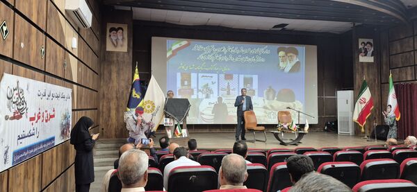 رونمایی از ۴ کتاب زندگینامه شهدای کاشمر