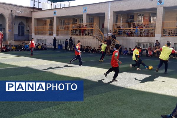 المپیاد ورزشی در دبستان شاهد حیات ناحیه 3 شیراز